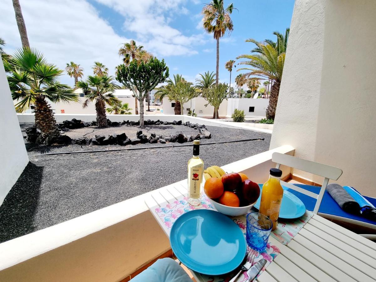 Apartamento Eduardo A Primera Linea Del Mar Costa Teguise Exterior foto